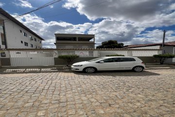CASA BEM LOCALIZADA 